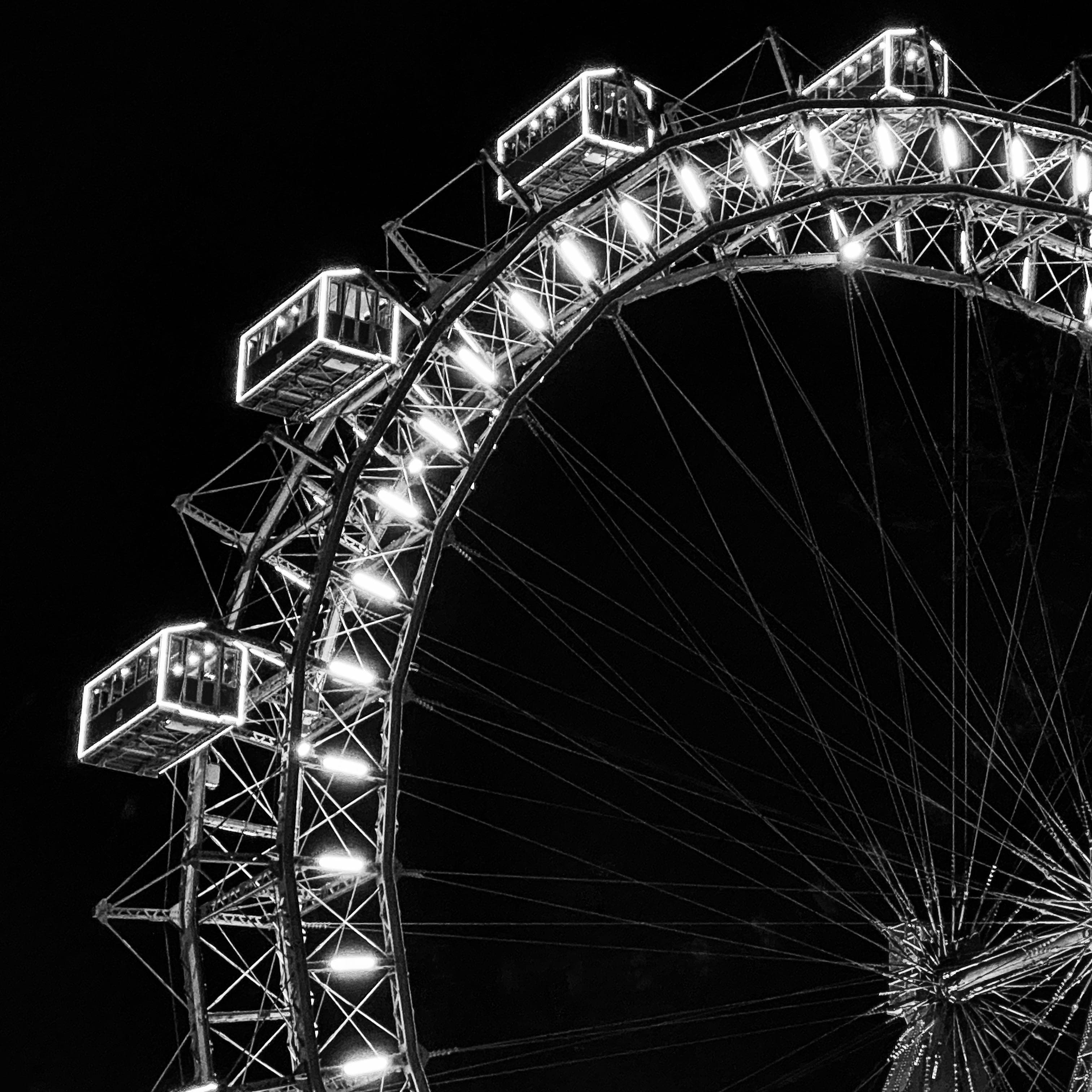 Monochrome ferris wheel